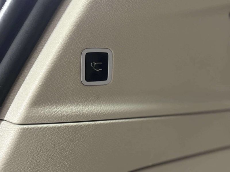 2018 Chrysler Pacifica Touring L Plus FWD - 22982596 - 18