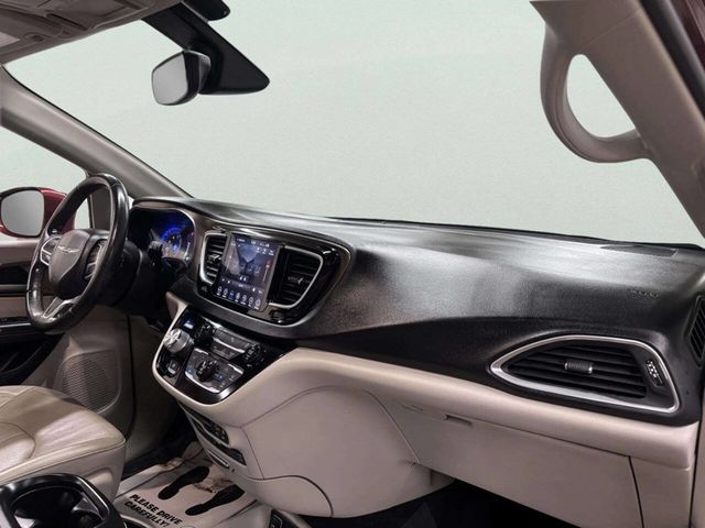 2018 Chrysler Pacifica Touring L Plus FWD - 22982596 - 24