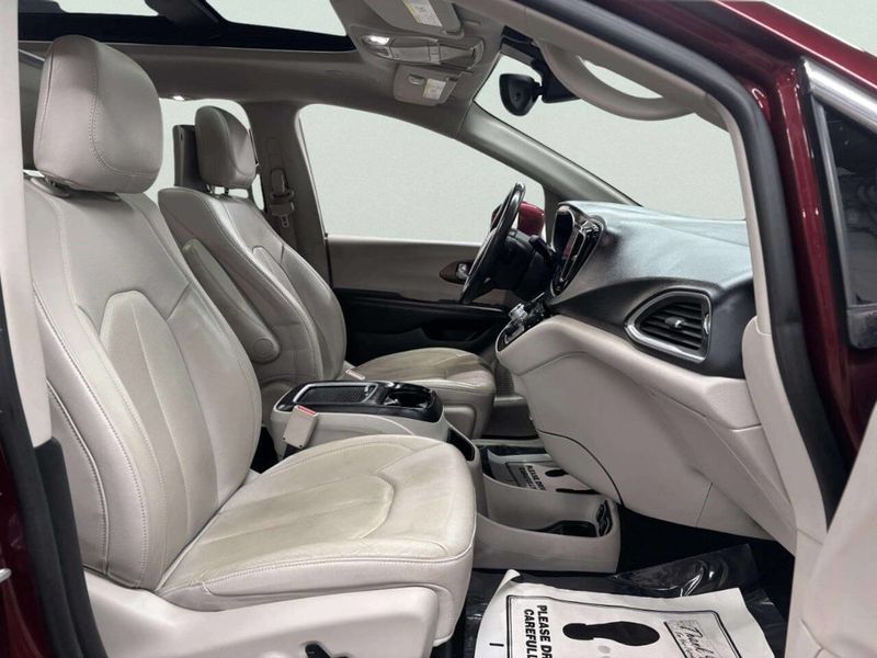 2018 Chrysler Pacifica Touring L Plus FWD - 22982596 - 25