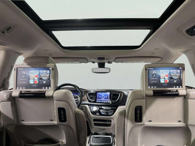 2018 Chrysler Pacifica Touring L Plus FWD - 22982596 - 26