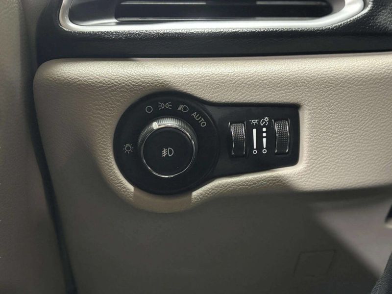 2018 Chrysler Pacifica Touring L Plus FWD - 22982596 - 47