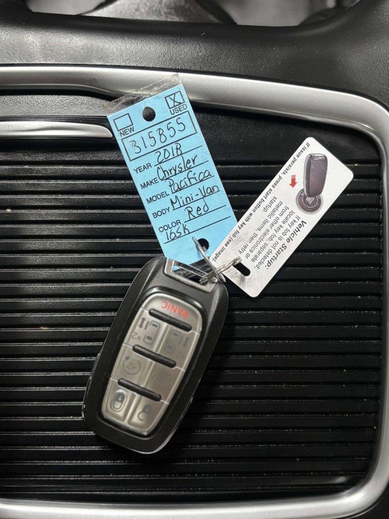 2018 Chrysler Pacifica Touring L Plus FWD - 22982596 - 48