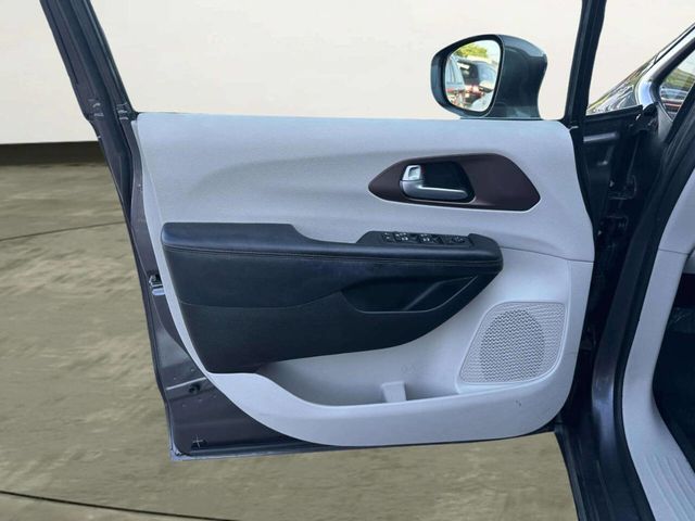 2018 Chrysler Pacifica Touring L Plus FWD - 23054071 - 9