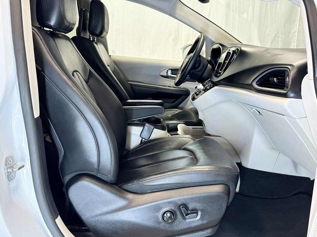 2018 Chrysler Pacifica Touring L Plus FWD - 23071389 - 17