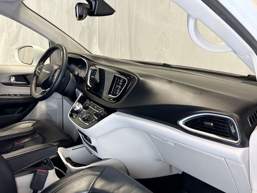 2018 Chrysler Pacifica Touring L Plus FWD - 23071389 - 21