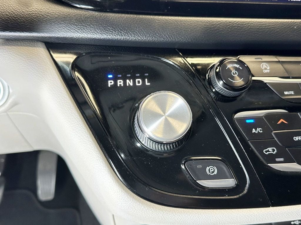 2018 Chrysler Pacifica Touring L Plus FWD - 23071389 - 28