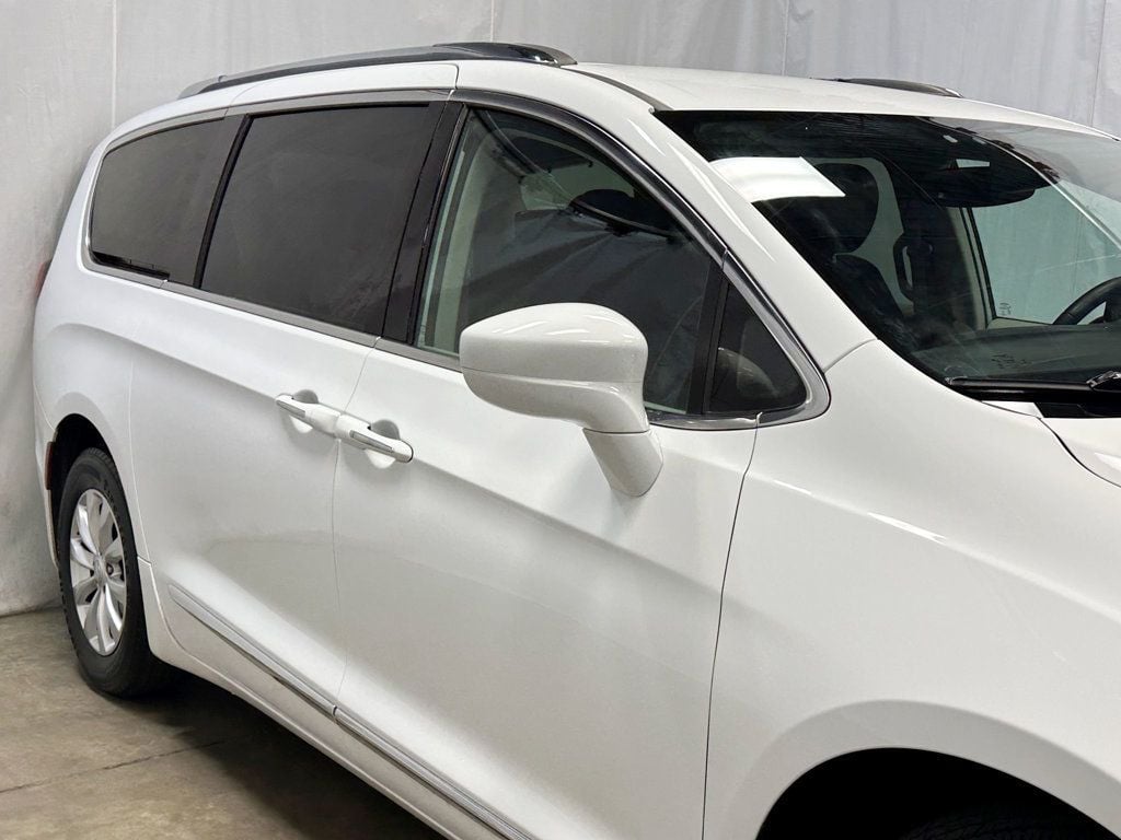 2018 Chrysler Pacifica Touring L Plus FWD - 23071389 - 3
