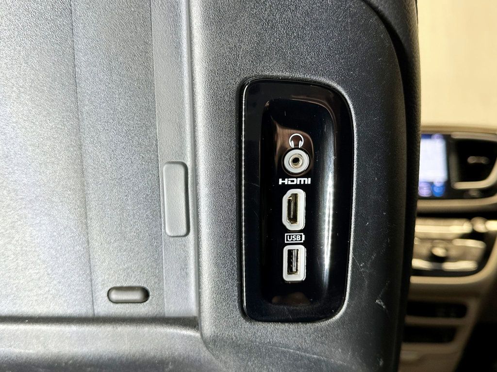 2018 Chrysler Pacifica Touring L Plus FWD - 23071389 - 41