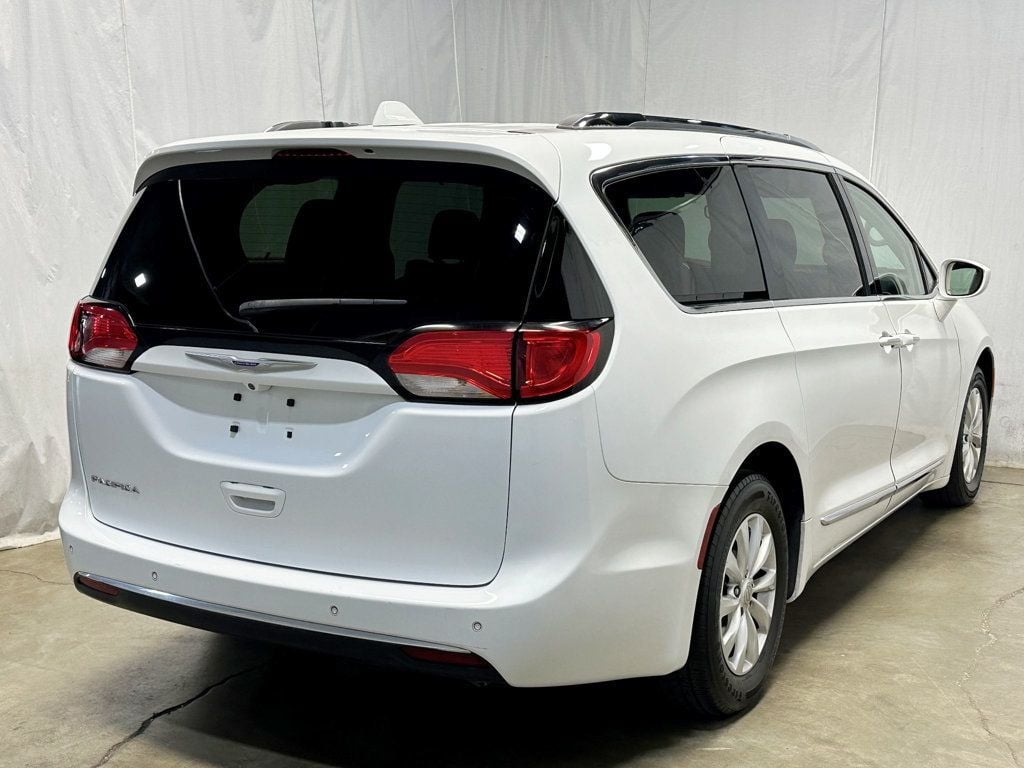 2018 Chrysler Pacifica Touring L Plus FWD - 23071389 - 8