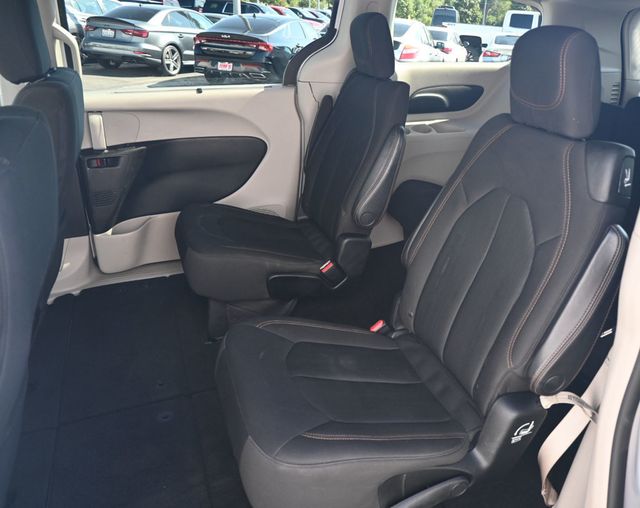 2018 Chrysler Pacifica Touring Plus  - 22917438 - 13