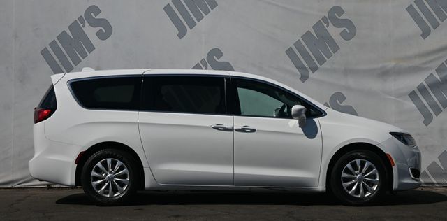 2018 Chrysler Pacifica Touring Plus  - 22917438 - 3