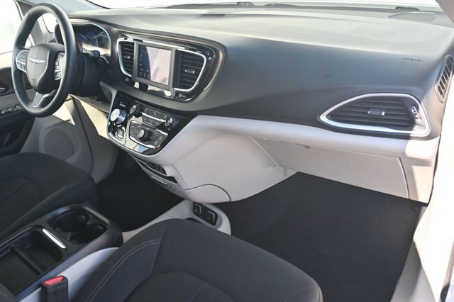 2018 Chrysler Pacifica Touring Plus  - 22917438 - 8