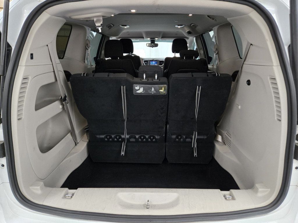 2018 Chrysler Pacifica Touring Plus FWD - 22976395 - 10