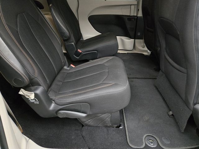 2018 Chrysler Pacifica Touring Plus FWD - 22976395 - 11