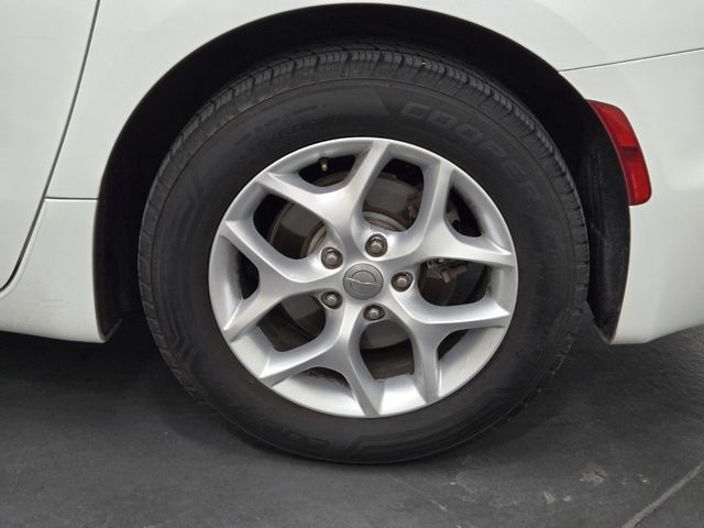 2018 Chrysler Pacifica Touring Plus FWD - 22976395 - 4