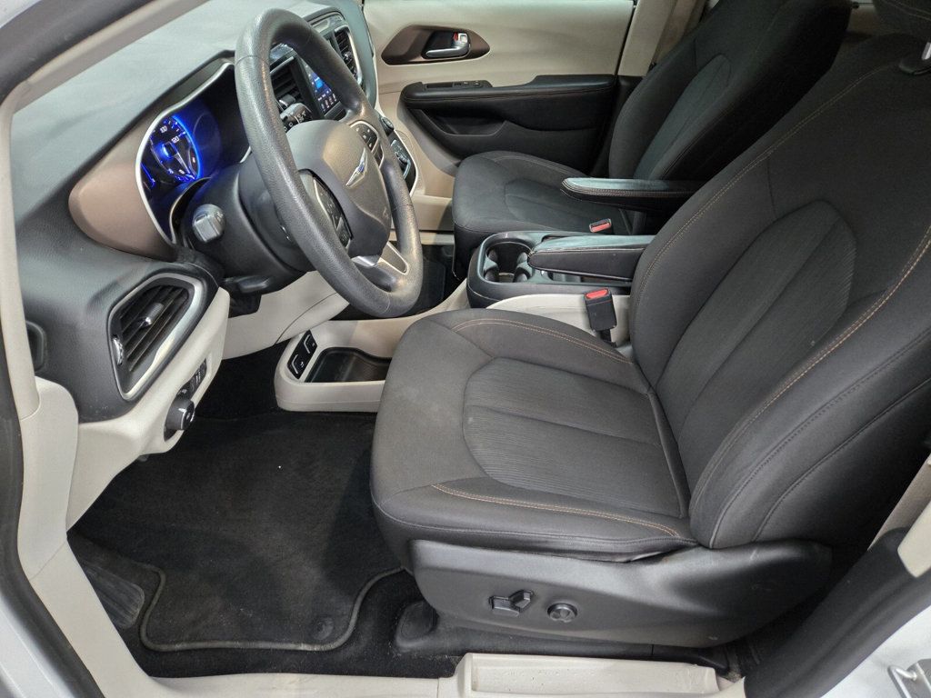 2018 Chrysler Pacifica Touring Plus FWD - 22976395 - 5