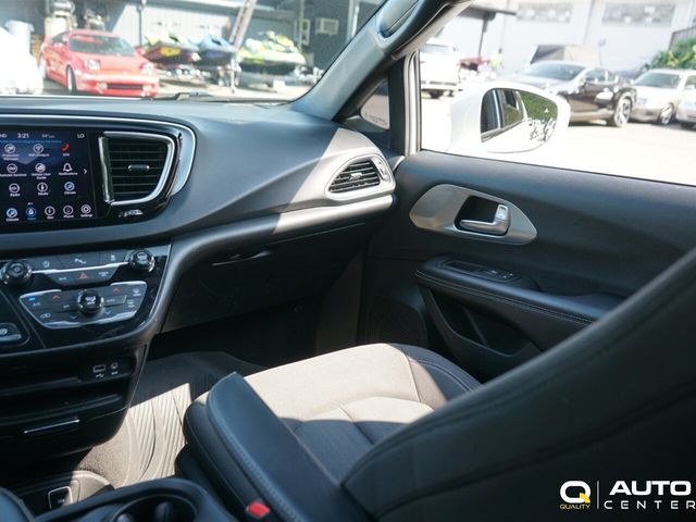 2018 Chrysler Pacifica Touring Plus FWD - 23070393 - 15
