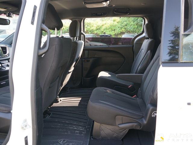 2018 Chrysler Pacifica Touring Plus FWD - 23070393 - 19