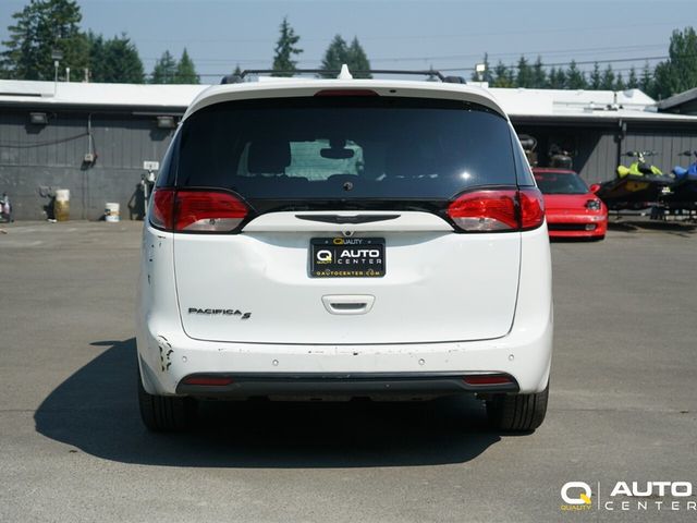 2018 Chrysler Pacifica Touring Plus FWD - 23070393 - 4
