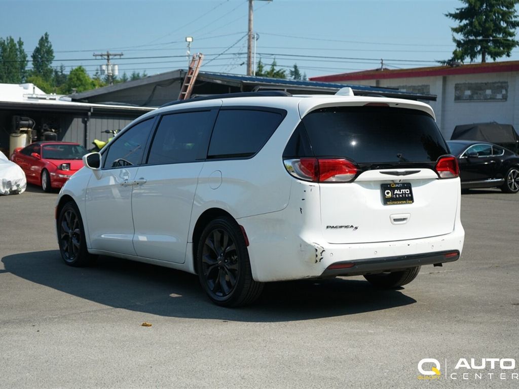 2018 Chrysler Pacifica Touring Plus FWD - 23070393 - 5