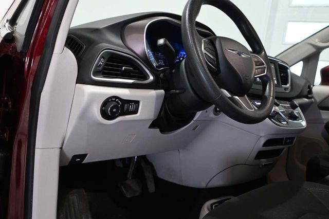 2018 Chrysler Pacifica Touring Plus FWD - 23007354 - 28