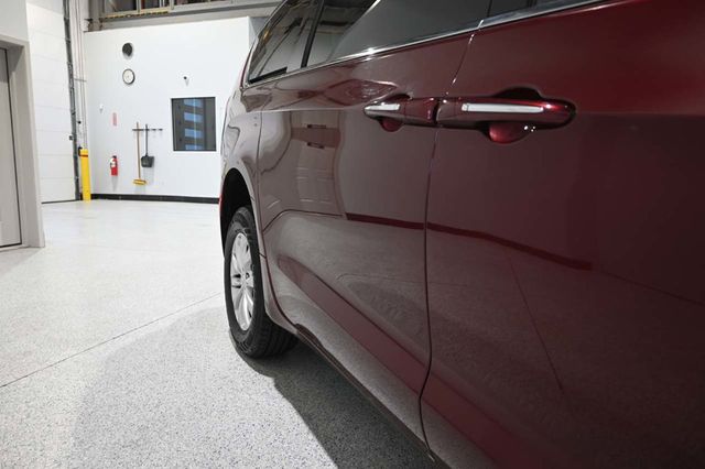 2018 Chrysler Pacifica Touring Plus FWD - 23007354 - 35
