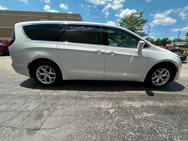 2018 Chrysler Pacifica Touring Plus FWD - 22879042 - 12