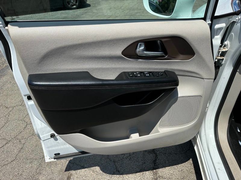 2018 Chrysler Pacifica Touring Plus FWD - 22879042 - 15