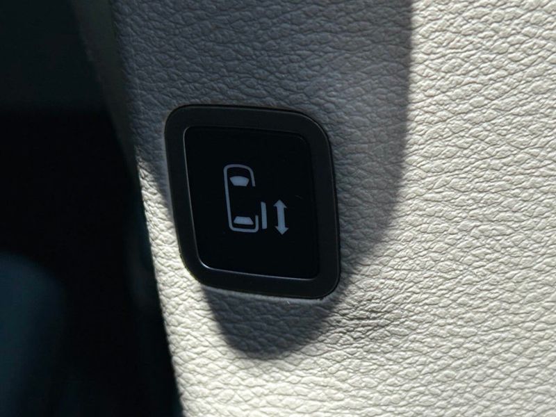 2018 Chrysler Pacifica Touring Plus FWD - 22879042 - 29