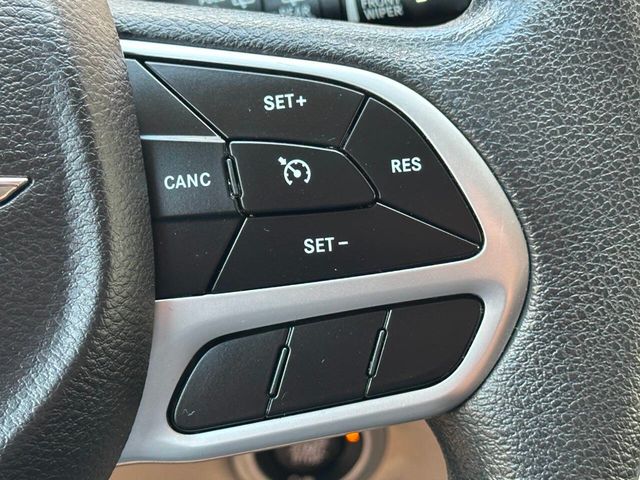 2018 Chrysler Pacifica Touring Plus FWD - 22879042 - 37