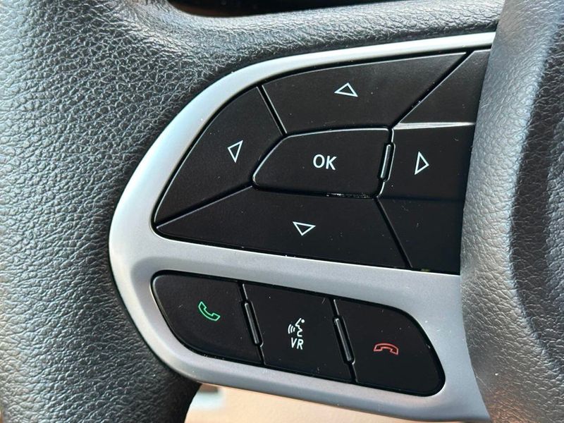 2018 Chrysler Pacifica Touring Plus FWD - 22879042 - 38