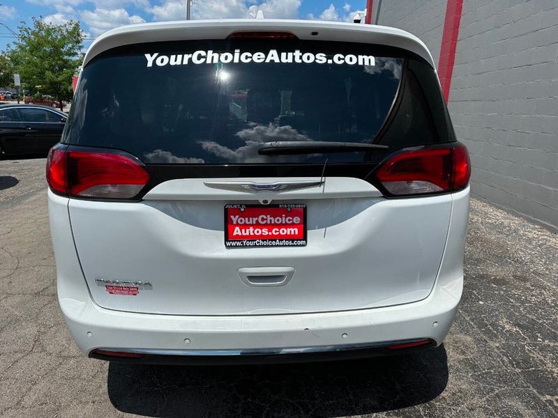 2018 Chrysler Pacifica Touring Plus FWD - 22879042 - 3