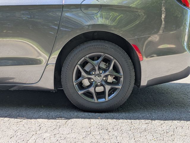 2018 Chrysler Pacifica Touring Plus FWD - 23029486 - 12