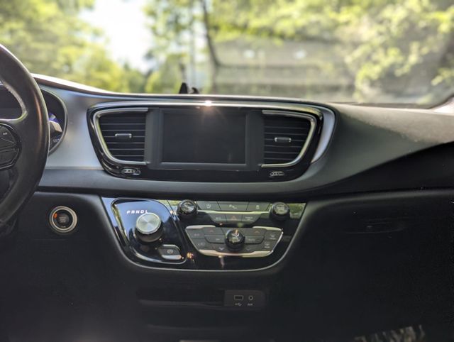 2018 Chrysler Pacifica Touring Plus FWD - 23029486 - 17