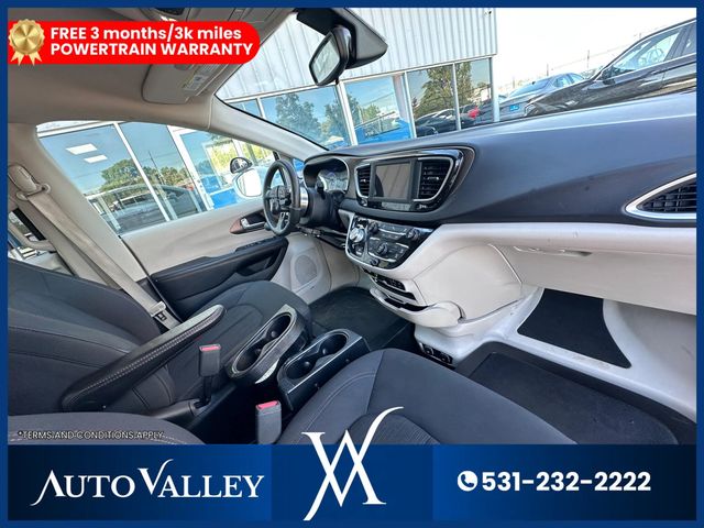 2018 Chrysler Pacifica Touring Plus Minivan 4D - 22939084 - 18