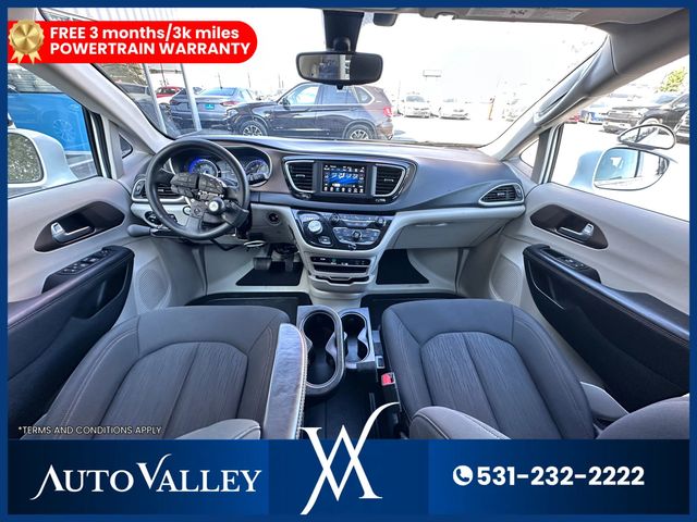 2018 Chrysler Pacifica Touring Plus Minivan 4D - 22939084 - 19