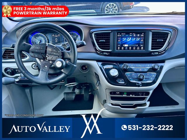 2018 Chrysler Pacifica Touring Plus Minivan 4D - 22939084 - 20