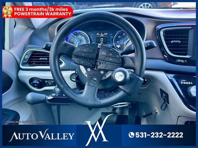 2018 Chrysler Pacifica Touring Plus Minivan 4D - 22939084 - 21