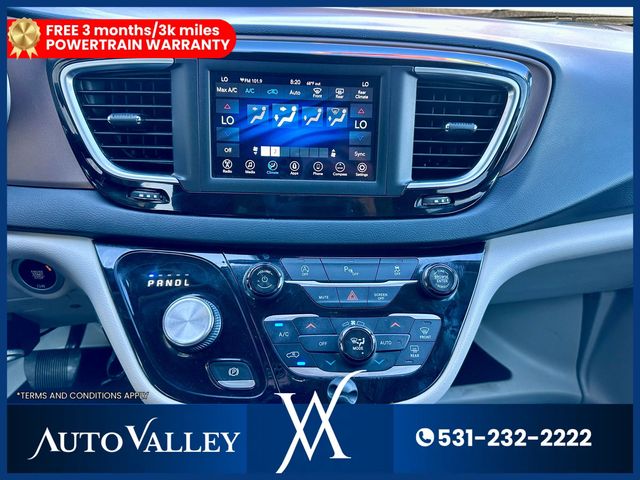 2018 Chrysler Pacifica Touring Plus Minivan 4D - 22939084 - 23