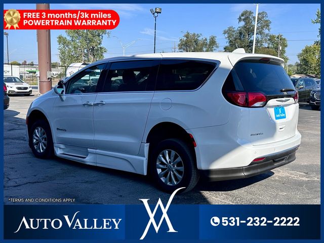 2018 Chrysler Pacifica Touring Plus Minivan 4D - 22939084 - 4
