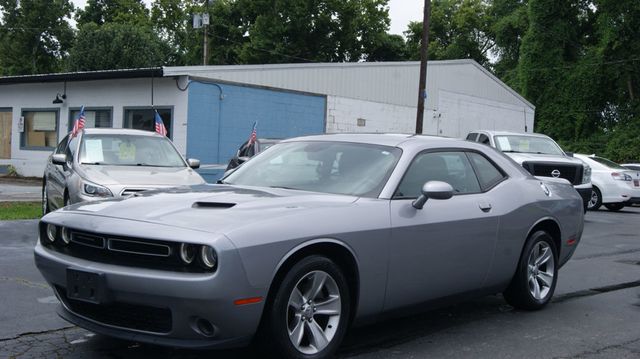 2018 Dodge Challenger 3 MONTH WARRANTY , JUST SERVICED , VERY CLEAN INSIDE AND OUT  - 23056745 - 1