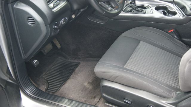 2018 Dodge Challenger 3 MONTH WARRANTY , JUST SERVICED , VERY CLEAN INSIDE AND OUT  - 23056745 - 29