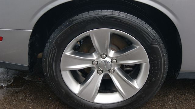 2018 Dodge Challenger 3 MONTH WARRANTY , JUST SERVICED , VERY CLEAN INSIDE AND OUT  - 23056745 - 48