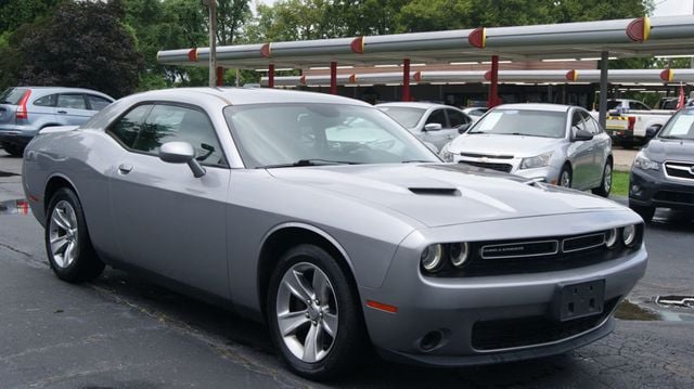 2018 Dodge Challenger 3 MONTH WARRANTY , JUST SERVICED , VERY CLEAN INSIDE AND OUT  - 23056745 - 4