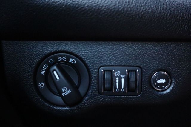 2018 Dodge Challenger R/T - 23095856 - 36
