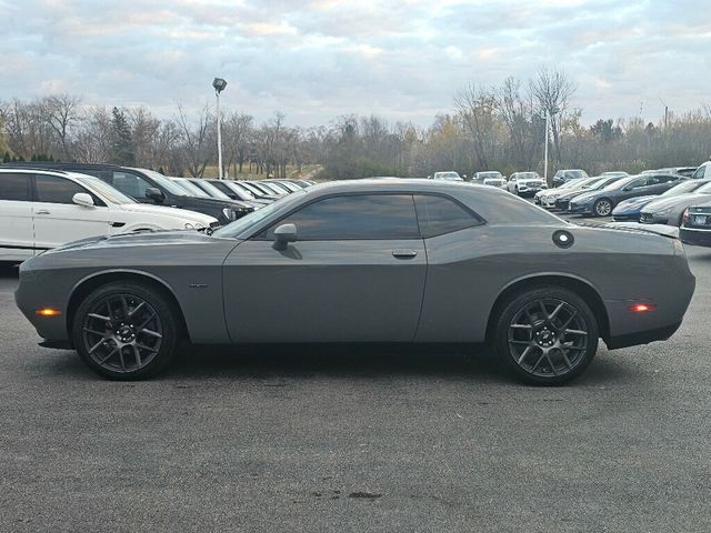2018 Dodge Challenger R/T Coupe - 22949224 - 14