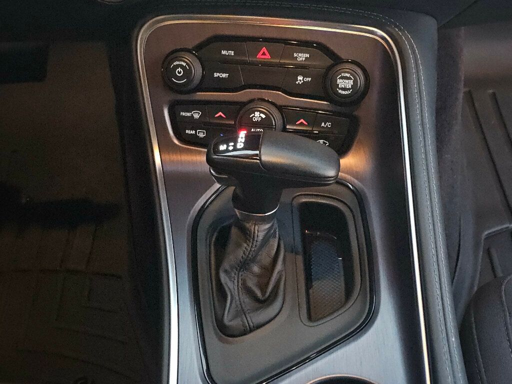 2018 Dodge Challenger R/T Coupe - 22949224 - 24