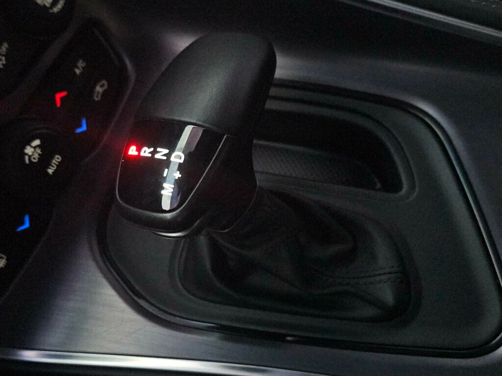 2018 Dodge Challenger R/T Coupe - 22949224 - 25