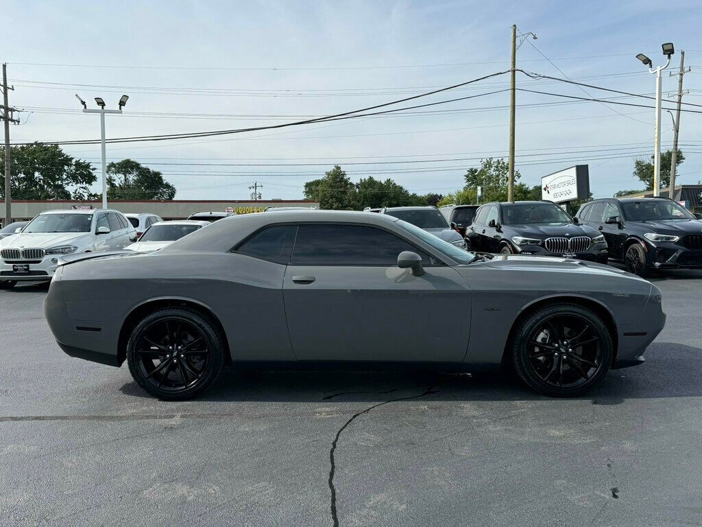 2018 Dodge Challenger R/T Coupe - 23026286 - 15