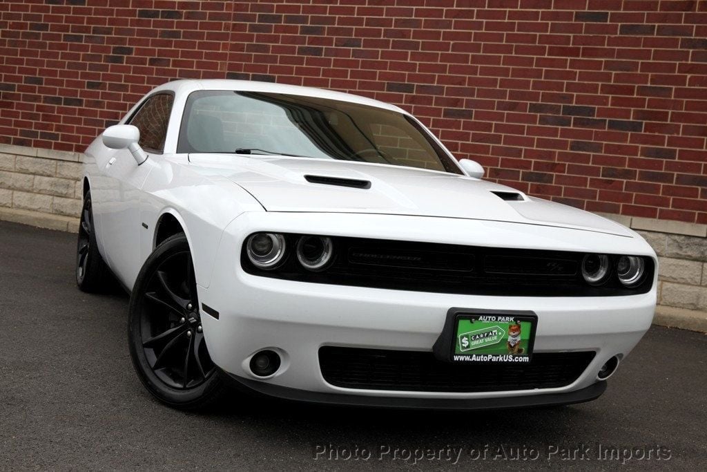 2018 Dodge Challenger R/T photo 9